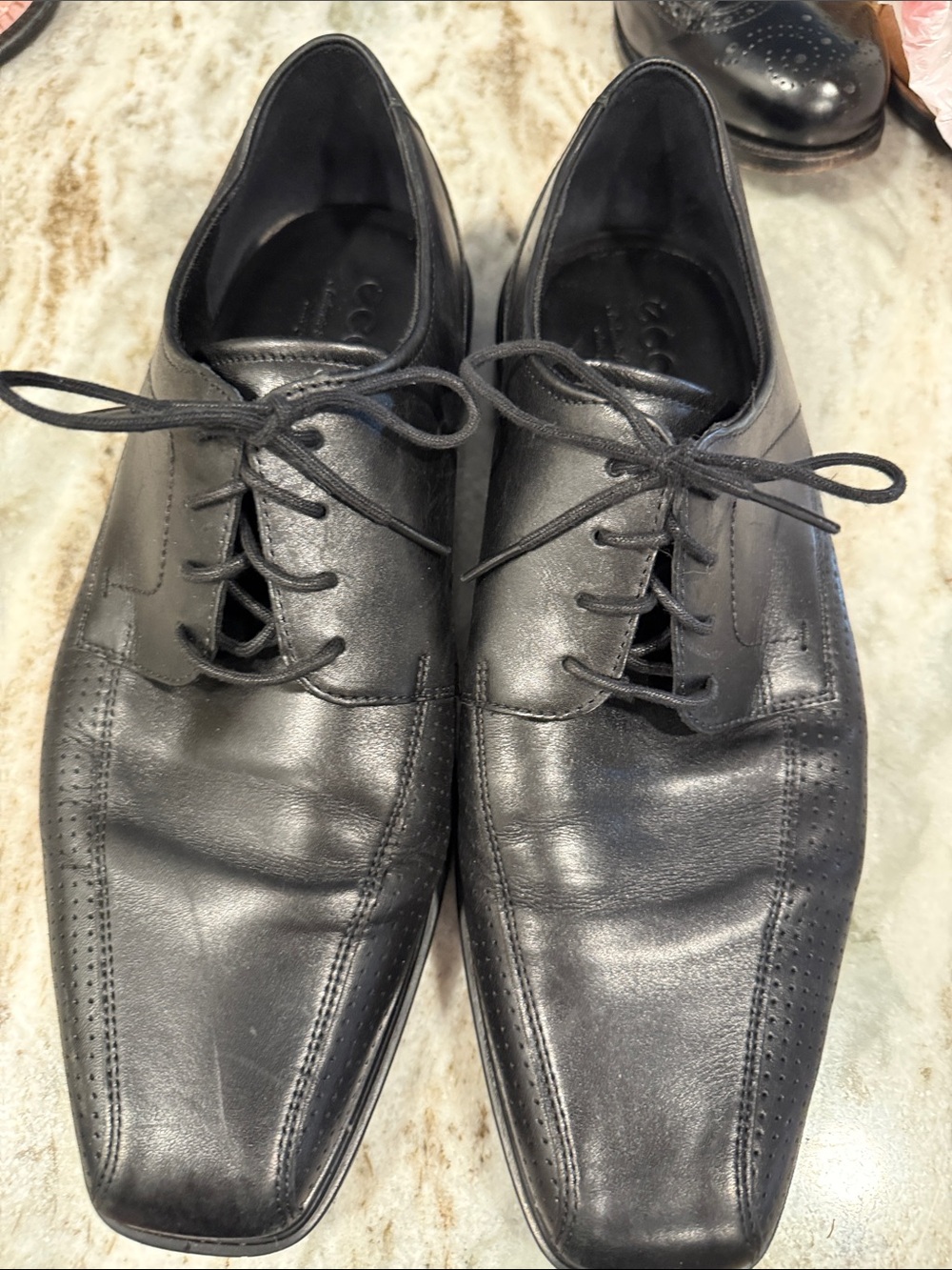 Ecco Men's Black Leather Lace-Up Derbys